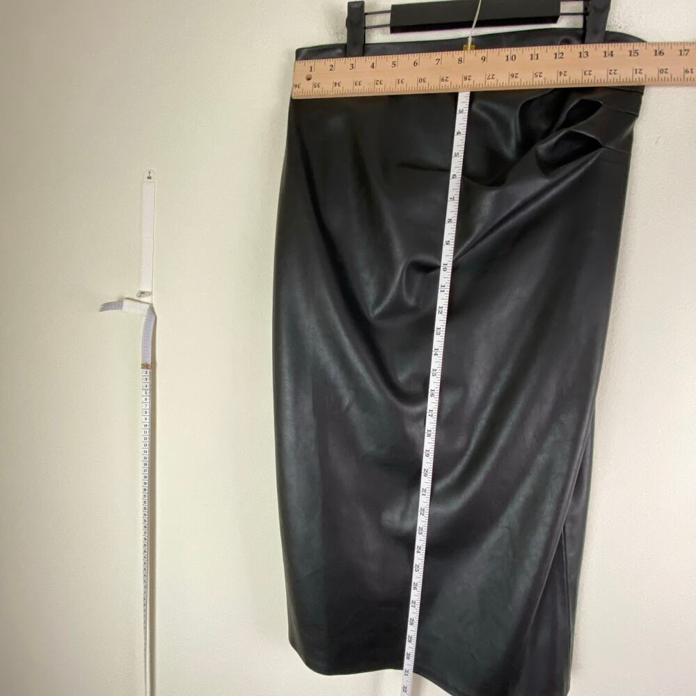 Tuckernuck Pomander Place Monica Faux Leather Skirt Black L - Picture 14 of 14
